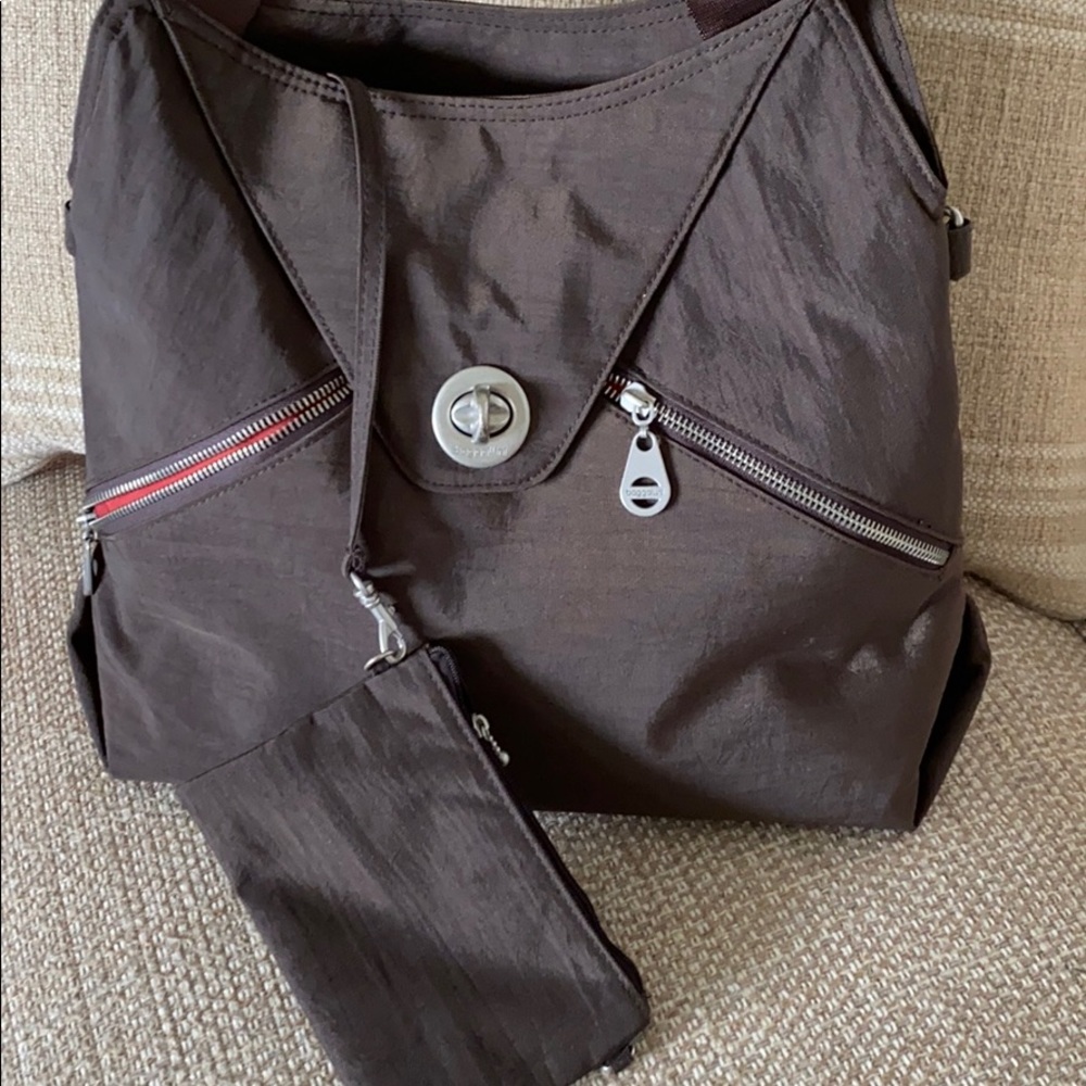 Baggallini travel bag color brown - Picture 2 of 7
